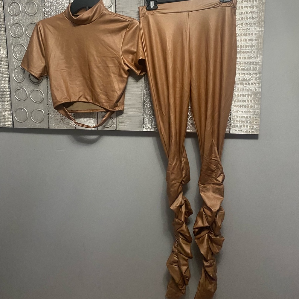 High-Shine Bronze Faux-Leather Leggings Set with Cropped Top
